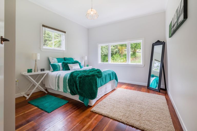 Photo of property in 33 Sunnyvale Road, Swanson, Auckland, 0614