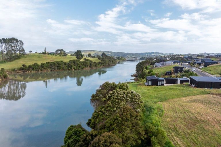 Photo of property in 70 Omahina Street, Raglan, 3225