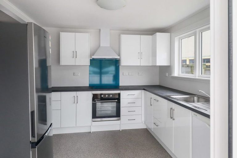 Photo of property in 31 Happy Valley Road, Owhiro Bay, Wellington, 6023