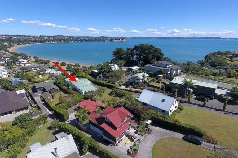 Photo of property in 22a Tindalls Bay Road, Tindalls Beach, Whangaparaoa, 0930