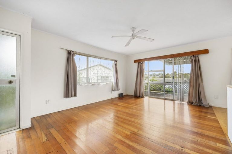 Photo of property in 14 Styca Place, Sunnyvale, Auckland, 0612