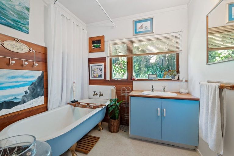 Photo of property in 75 Morley Street, New Plymouth, 4310