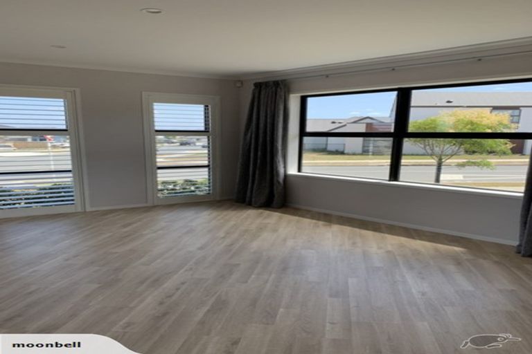 Photo of property in 3 Pakaraka Drive, Papakura, 2110