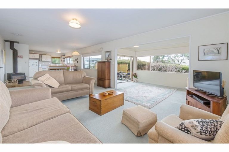Photo of property in 2/3 Elgin Place, Red Beach, 0932