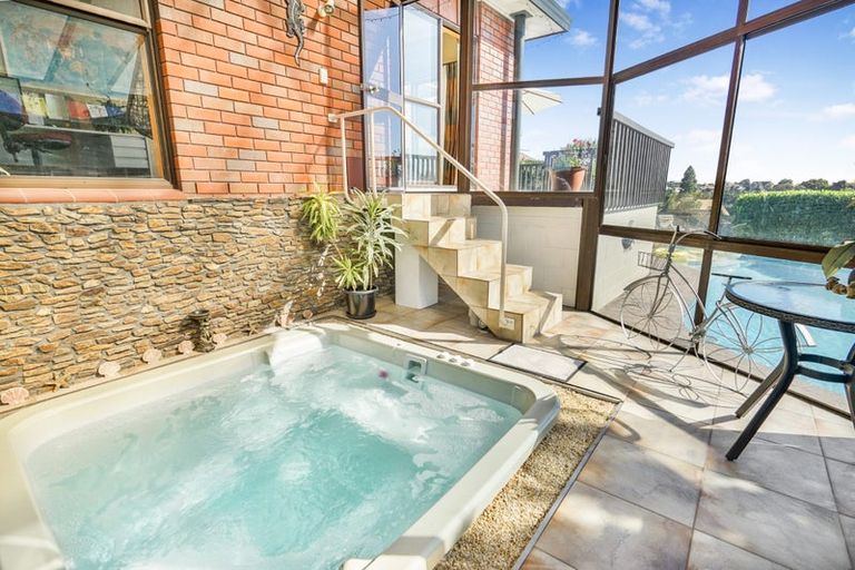 Photo of property in 98 Totara Drive, Pukete, Hamilton, 3200