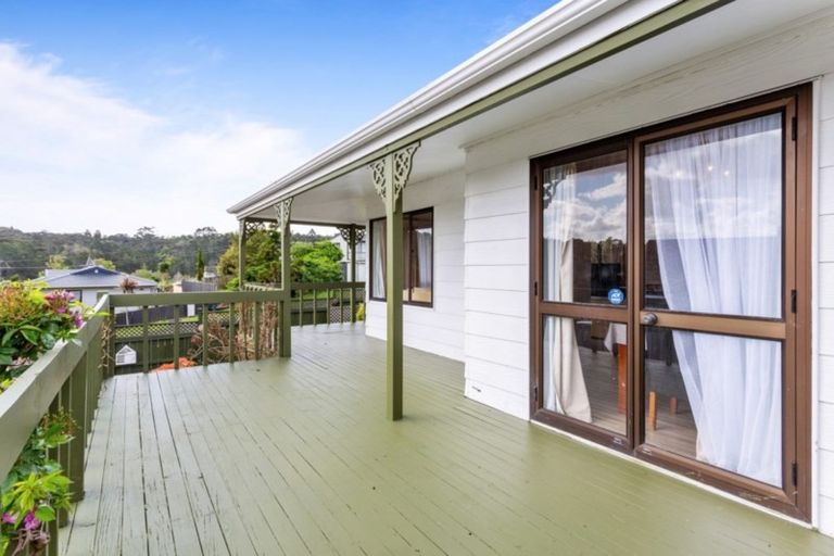 Photo of property in 4 Thistledew Place, Bayview, Auckland, 0629