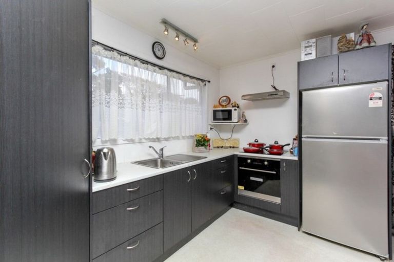 Photo of property in 1/76 Eliot Street, New Plymouth, 4310