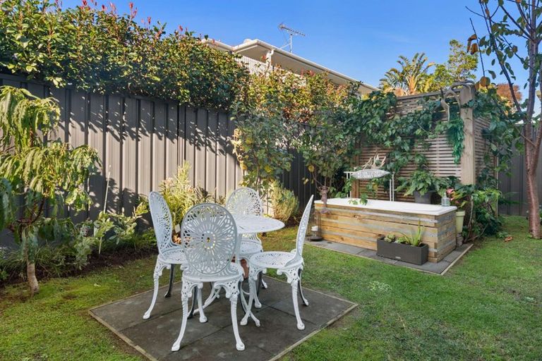 Photo of property in 35 Waione Avenue, Athenree, Waihi Beach, 3177