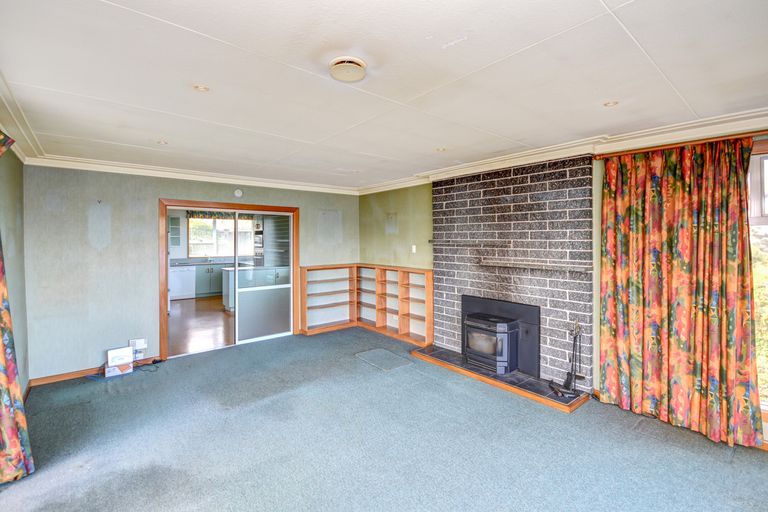Photo of property in 19 Bayne Terrace, Macandrew Bay, Dunedin, 9014