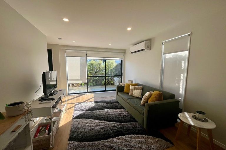 Photo of property in 21 Hinonga Loop, Silverdale, 0932