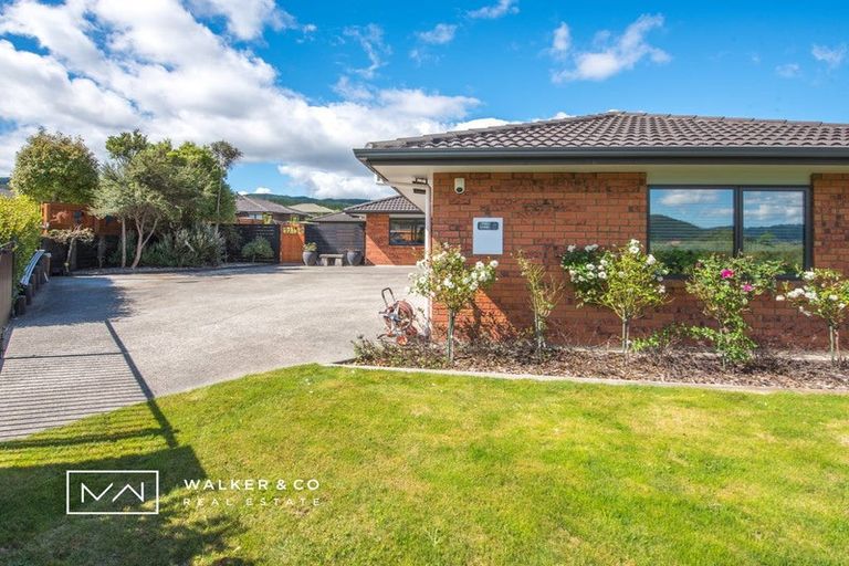 Photo of property in 48 Percy Kinsman Crescent, Riverstone Terraces, Upper Hutt, 5018