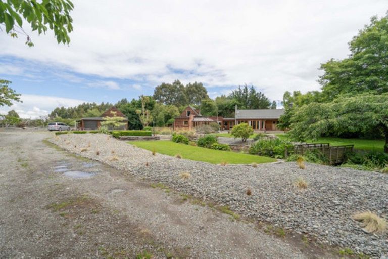 Photo of property in 16 Centre Bush Otapiri Road, Centre Bush, Winton, 9782