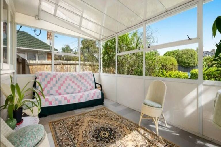 Photo of property in 14 Ward Crescent, Te Atatu Peninsula, Auckland, 0610