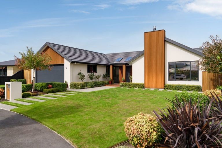 Photo of property in 15 Carrick Place, Mosgiel, 9024