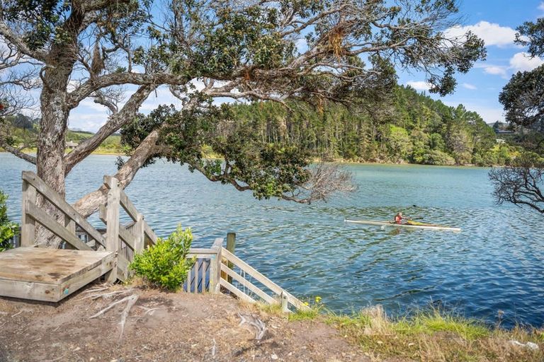 Photo of property in 19 Sandpiper Avenue, Point Wells, 0986