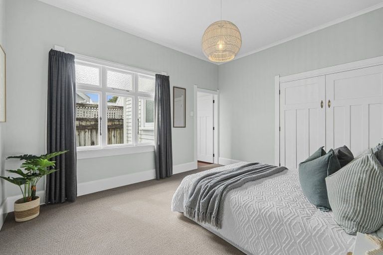 Photo of property in 87 Pendarves Street, New Plymouth, 4310