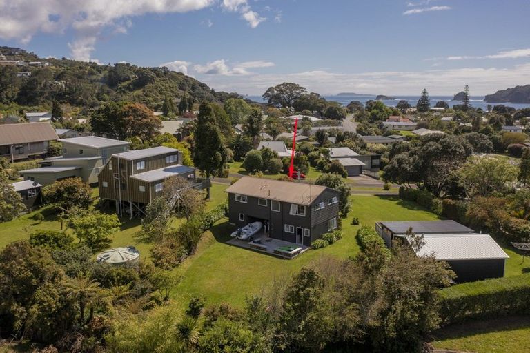 Photo of property in 4 Grierson Close, Hahei, Whitianga, 3591
