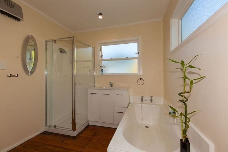 Photo of property in 96 Matatua Road, Raumati Beach, Paraparaumu, 5032