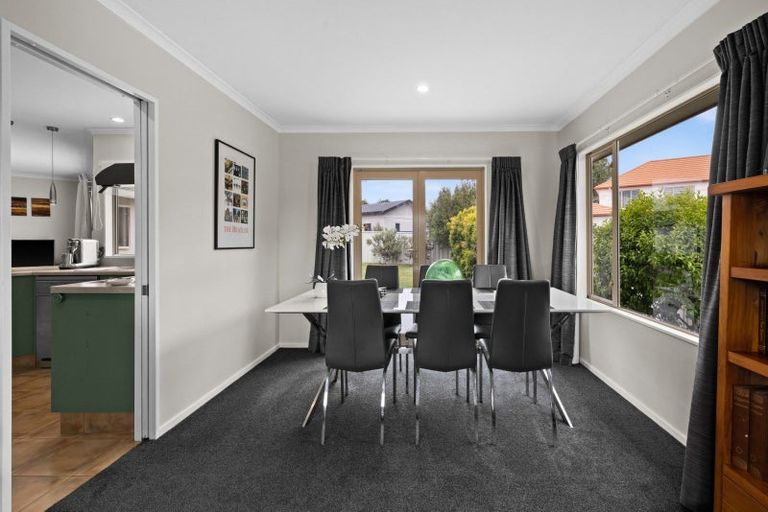 Photo of property in 28 Russell Robertson Drive, Havelock North, 4130