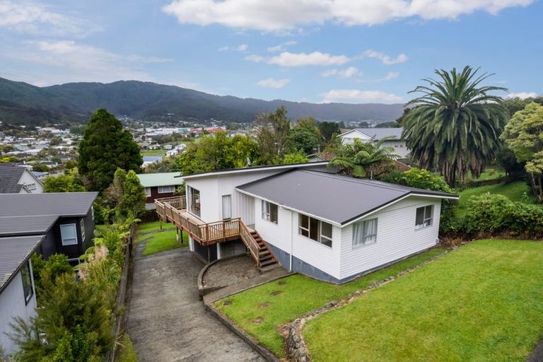 Photo of property in 53 Wright Street, Wainuiomata, Lower Hutt, 5014