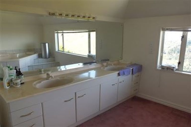 Photo of property in 9 Harry Ell Drive, Cashmere, Christchurch, 8022