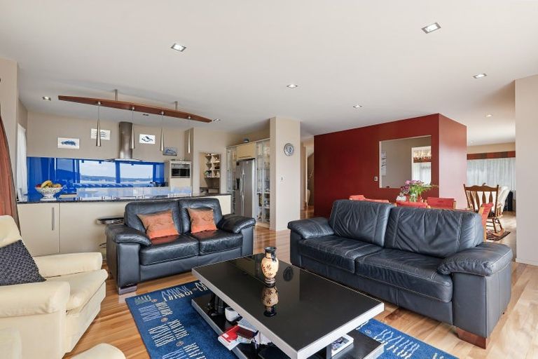 Photo of property in 33 Harbour View Road, Omokoroa, 3114