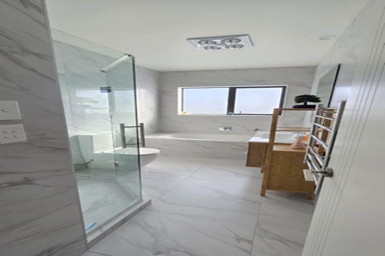 Photo of property in 29 Cloonlyon Drive, Flat Bush, Auckland, 2019