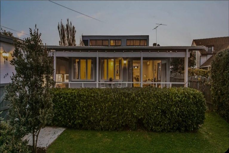 Photo of property in 258 Rangatira Road, Beach Haven, Auckland, 0626