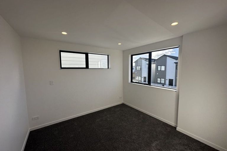 Photo of property in 12 Tukauri Place, Papakura, 2110
