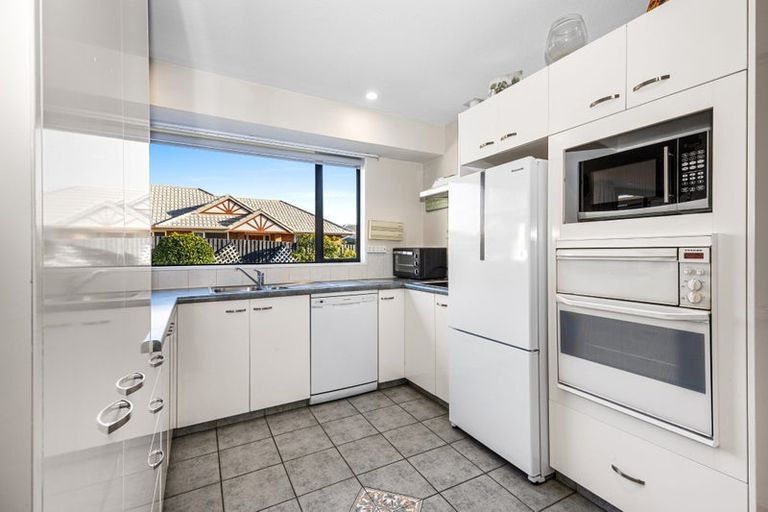 Photo of property in 49 Showgate Avenue, Sockburn, Christchurch, 8042