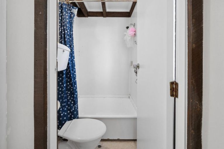 Photo of property in 12 Olivia Crescent, Tawa, Wellington, 5028