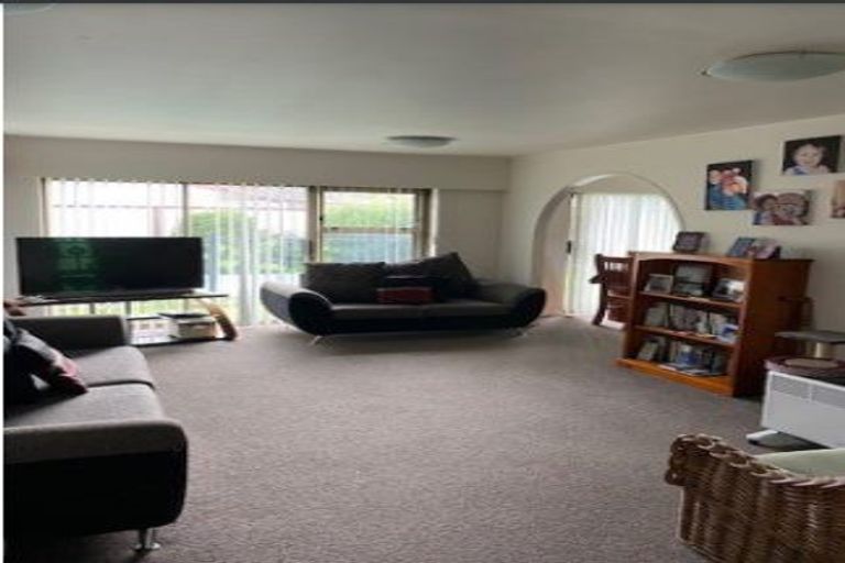 Photo of property in 21b Sunnypark Avenue, Rosehill, Papakura, 2113