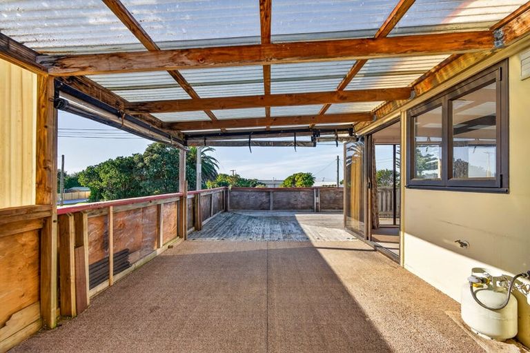 Photo of property in 44 Pinedale Crescent, Riversdale Beach, Masterton, 5872