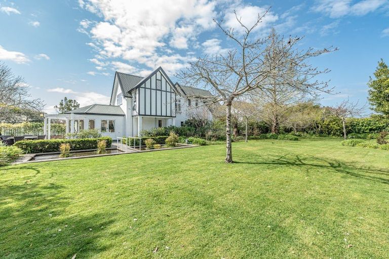 Photo of property in 32 Brassey Road, Saint Johns Hill, Whanganui, 4500