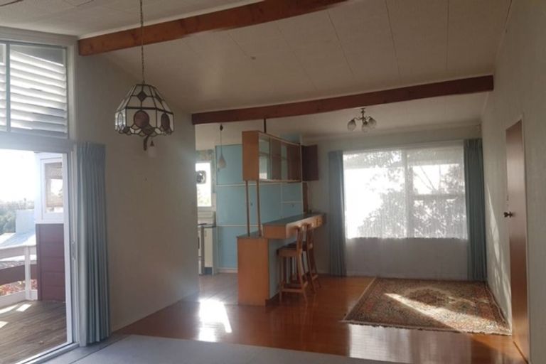 Photo of property in 1 Alwyn Avenue, Te Atatu South, Auckland, 0610