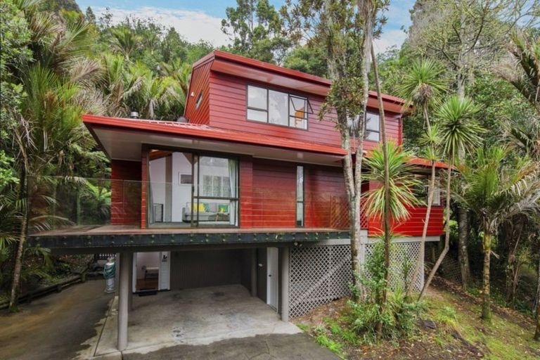 Photo of property in 64 Wood Bay Road, Titirangi, Auckland, 0604