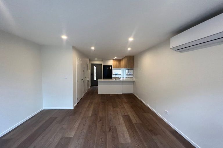 Photo of property in 2/327 Glengarry Road, Glen Eden, Auckland, 0602