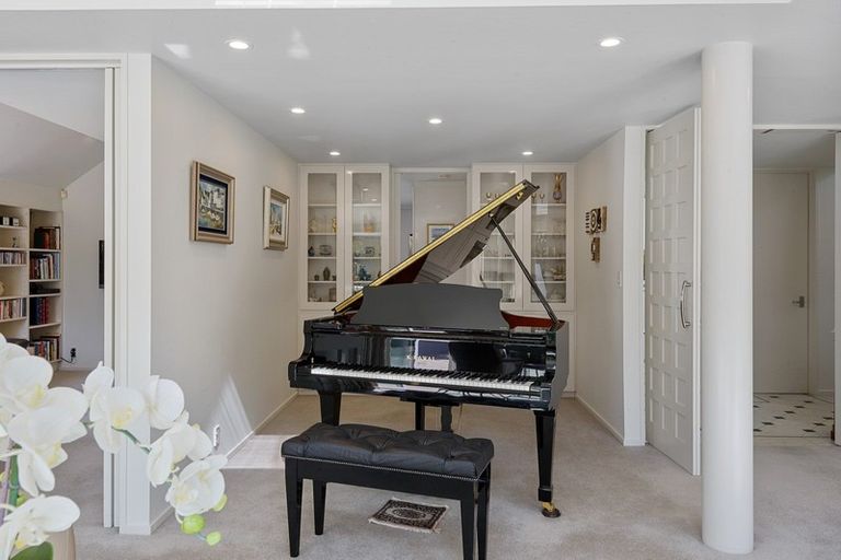 Photo of property in 39 Thornycroft Street, Fendalton, Christchurch, 8052