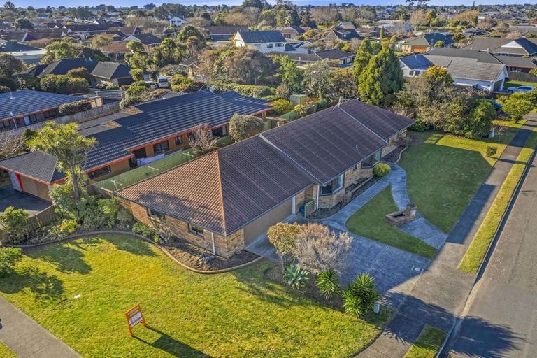 Photo of property in 21 Cedar Drive, Paraparaumu Beach, Paraparaumu, 5032