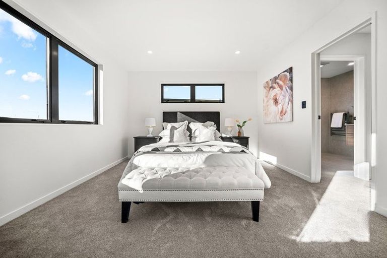 Photo of property in 24 Streamview Way, Long Bay, Auckland, 0630