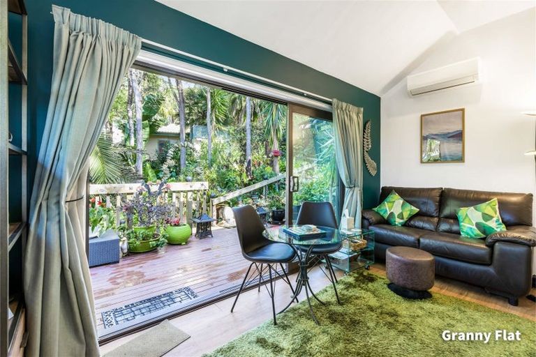 Photo of property in 21 Cochrane Avenue, Arkles Bay, Whangaparaoa, 0932
