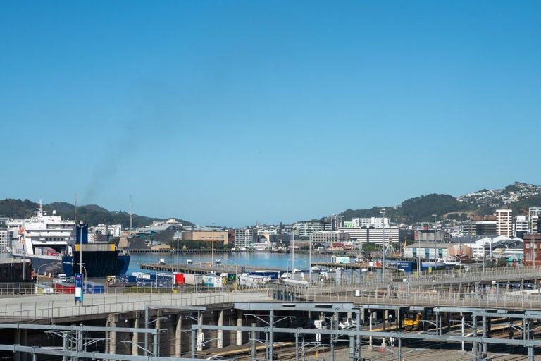 Photo of property in Stadium Garden Flats, 315/107 Thorndon Quay, Pipitea, Wellington, 6011