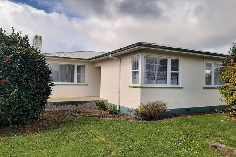 Photo of property in 15 Brett Place, Takaro, Palmerston North, 4412
