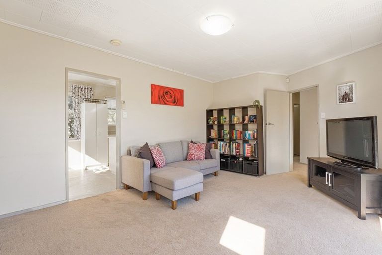 Photo of property in 6 Wairau Place, Kelvin Grove, Palmerston North, 4414