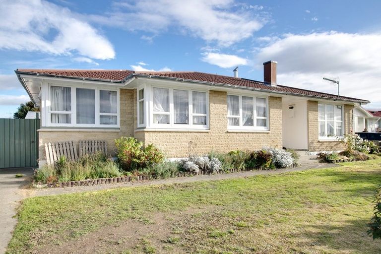 Photo of property in 33 Neal Crescent, Onekawa, Napier, 4110