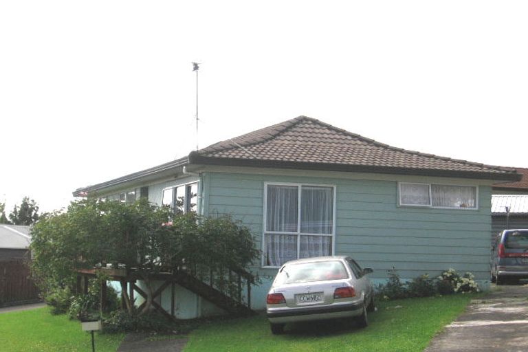 Photo of property in 3 Borich Road, Sunnyvale, Auckland, 0612