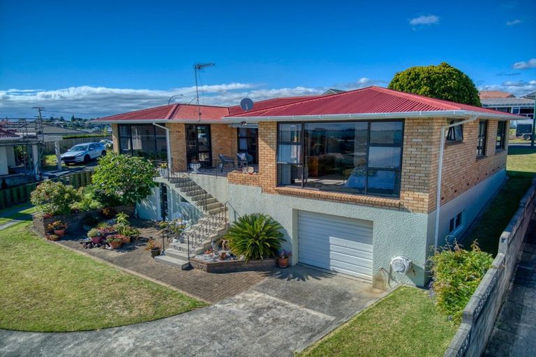 Photo of property in 21 Tirinui Crest Road, Otumoetai, Tauranga, 3110