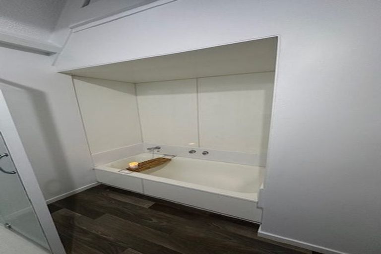 Photo of property in 2/62 South Karori Road, Karori, Wellington, 6012