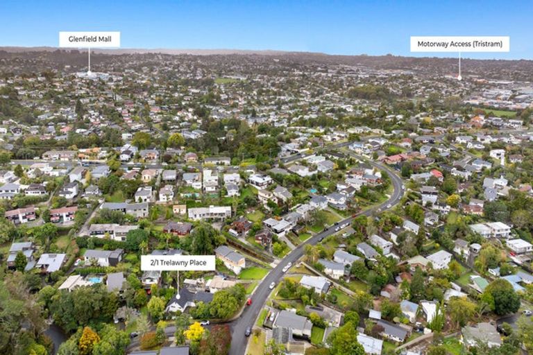 Photo of property in 2/1 Trelawny Place, Hillcrest, Auckland, 0627
