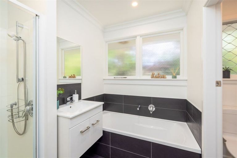 Photo of property in 68 Woodbury Street, Russley, Christchurch, 8042